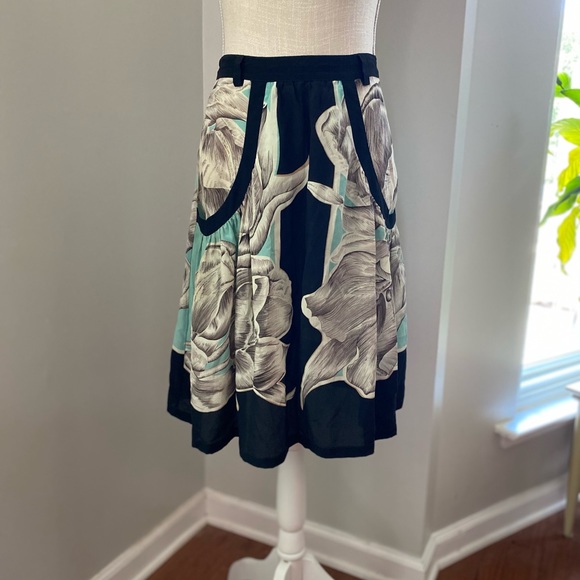 Anthropologie Dresses & Skirts - Anthro Lil Black Mint Floral Silk Mini Skirt
